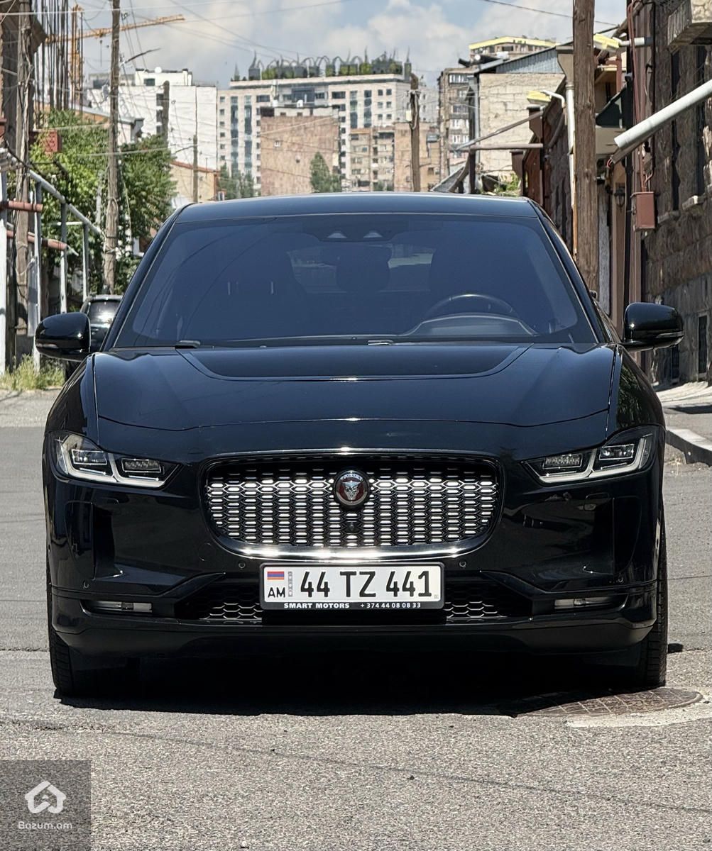 Jaguar I-Pace EV 400 - image 1
