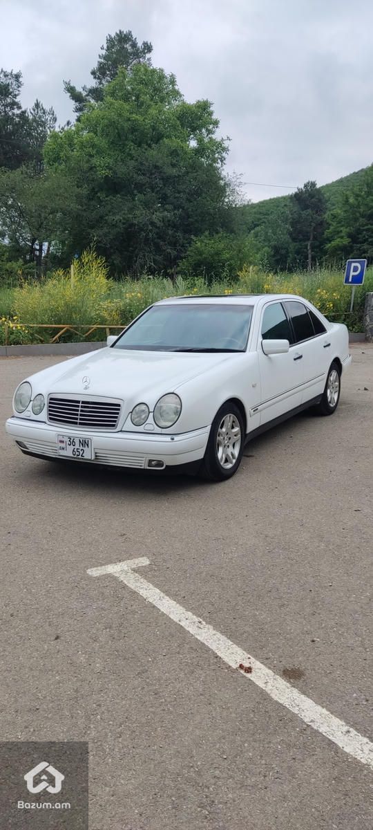 Mercedes-Benz E-Class W210 - image 4