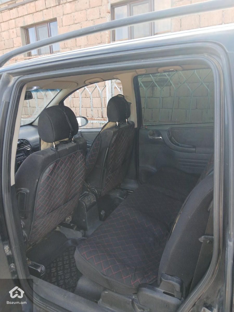 Opel Zafira 2000 - image 8
