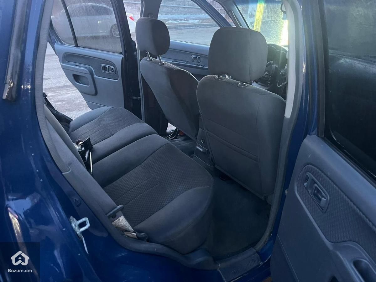 Nissan - image 9