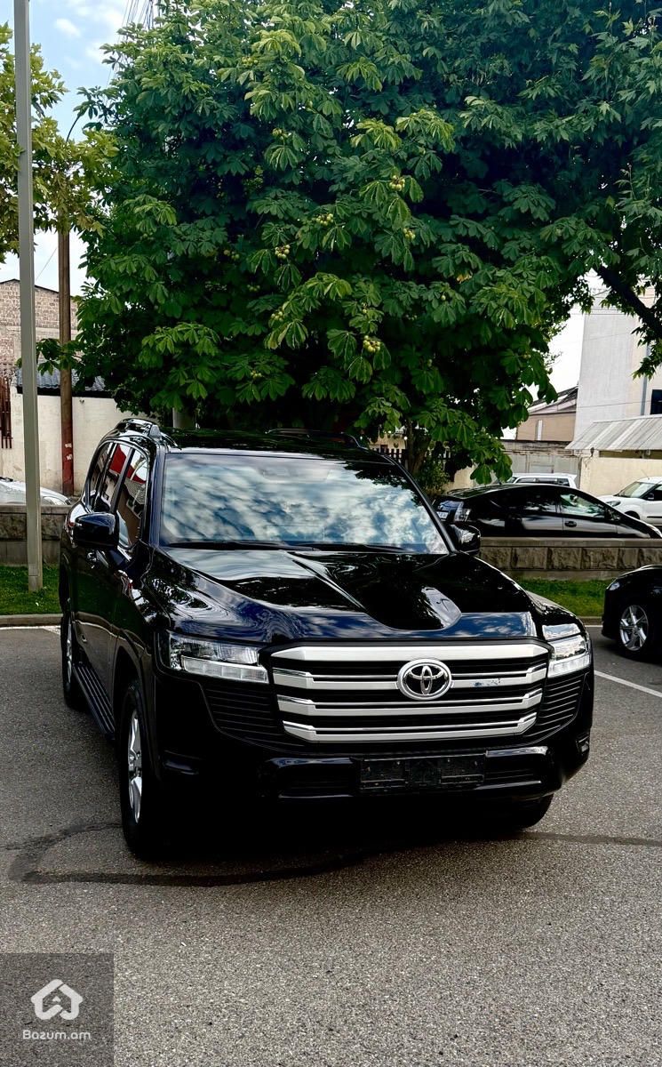 Toyota Land Cruiser 2022 - image 1