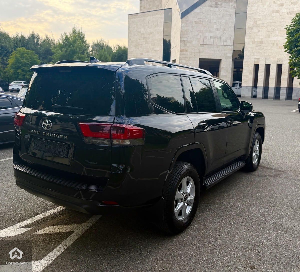 Toyota Land Cruiser 2022 - image 2