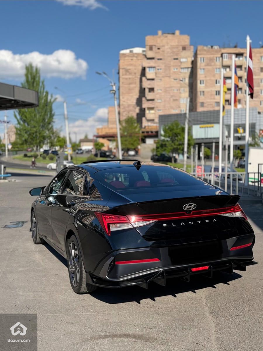 Hyundai Elantra SEL+ - image 3