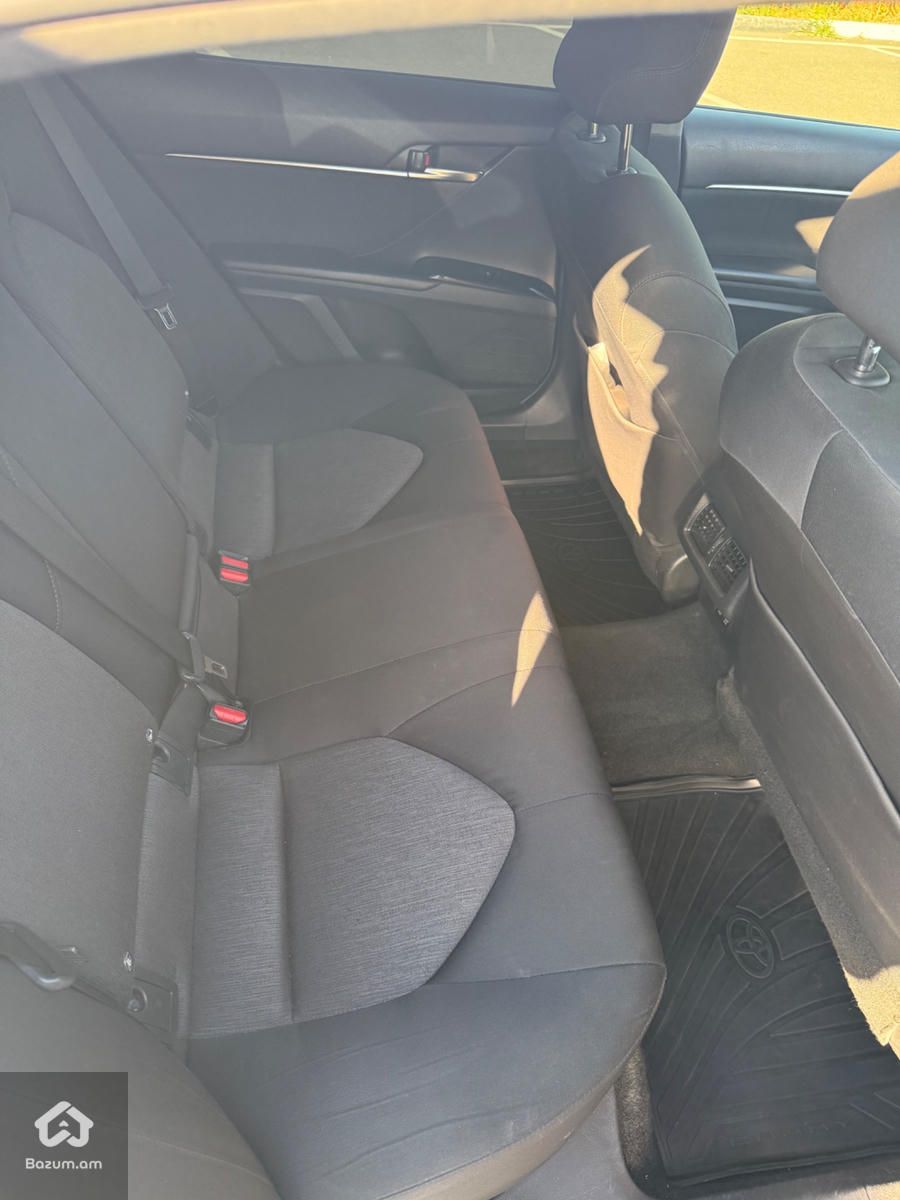 Toyota Camry 2018 - image 9