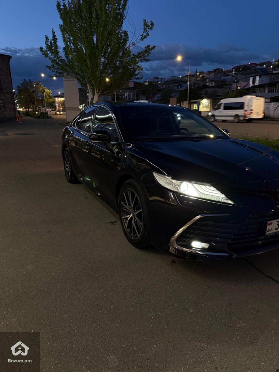 Toyota Camry 2021 - image 2