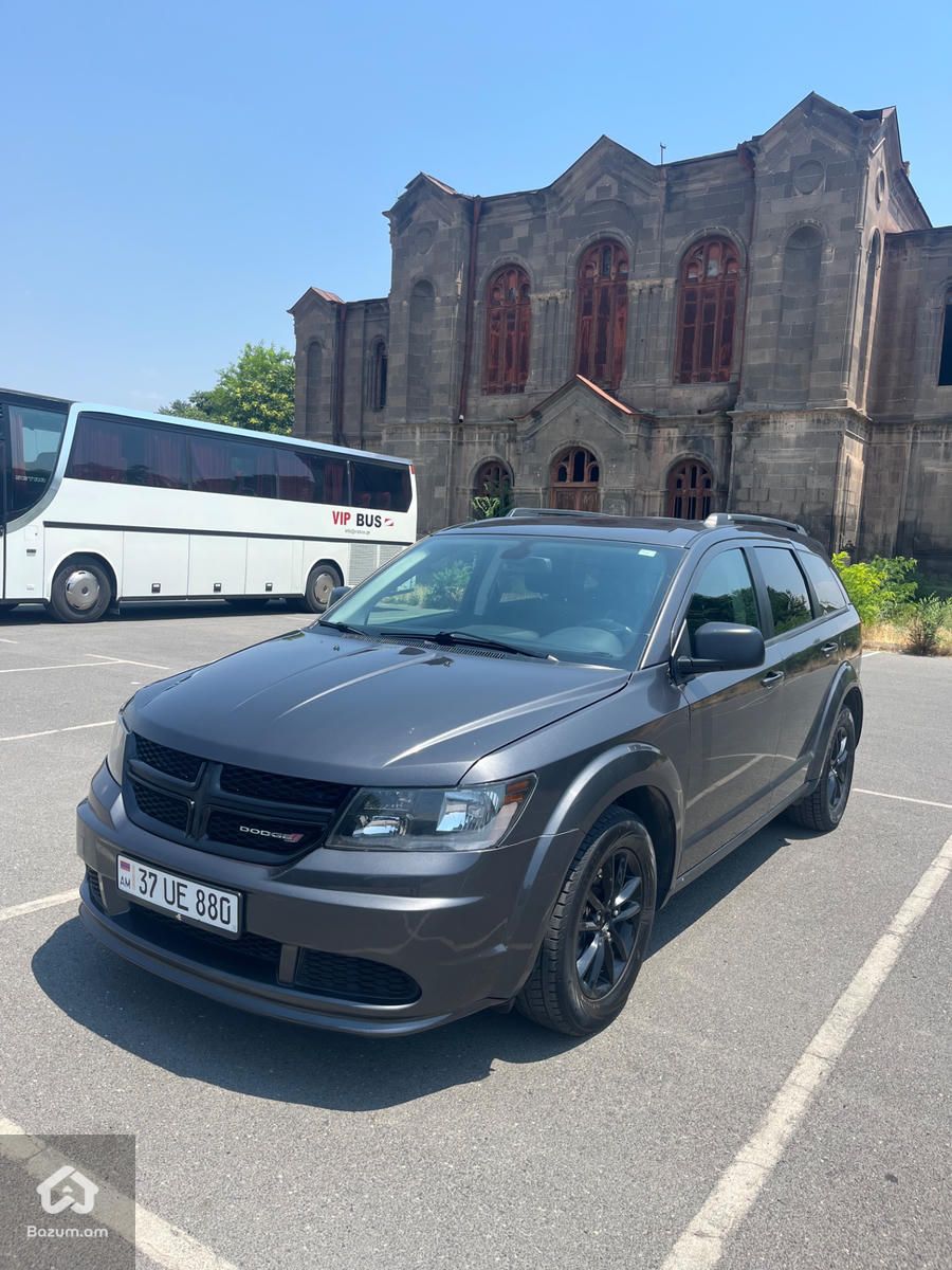 Dodge Journey 2020 SE - image 1
