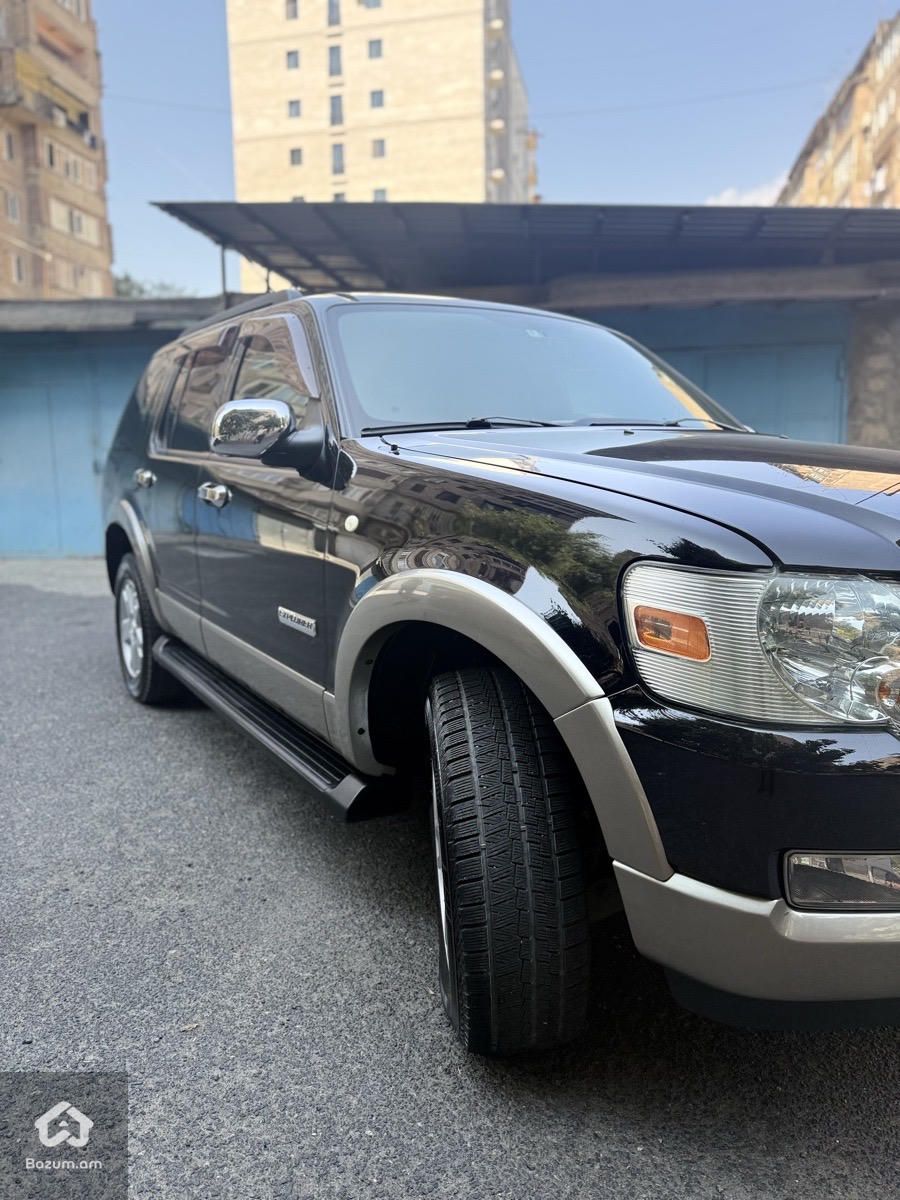 Ford Explorer - image 11