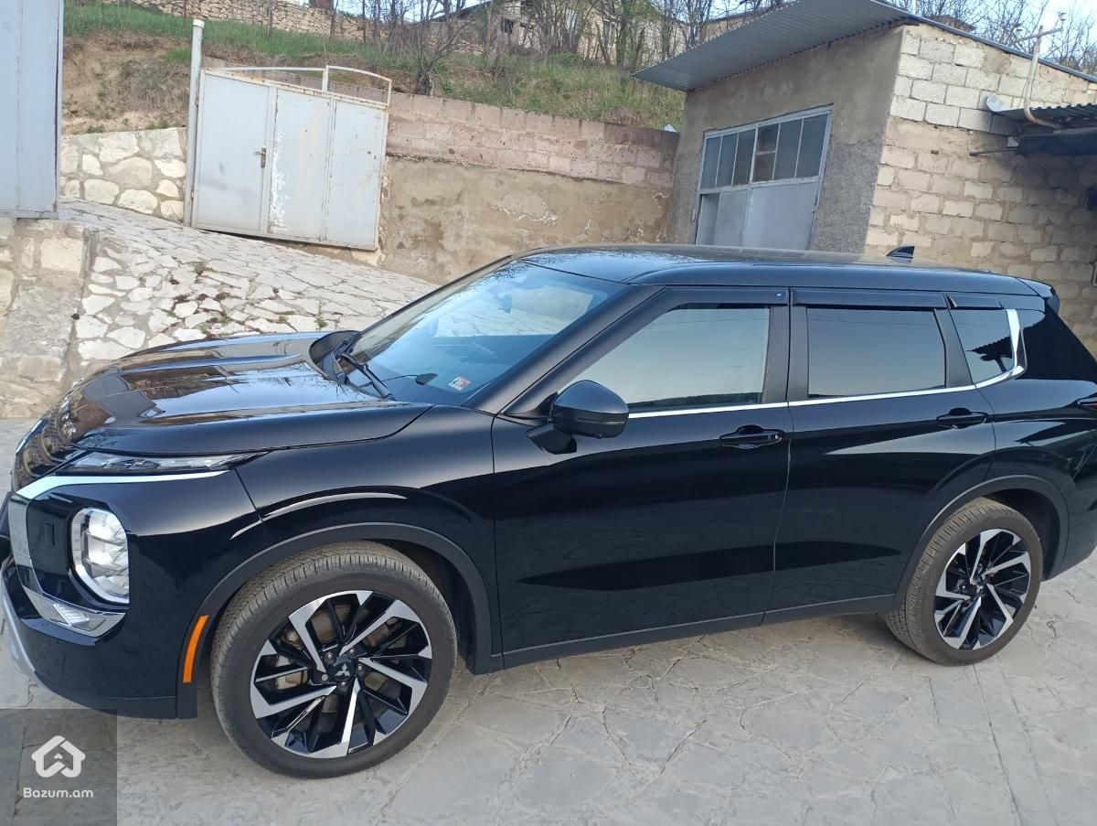 Mitsubishi Outlander SE - image 6
