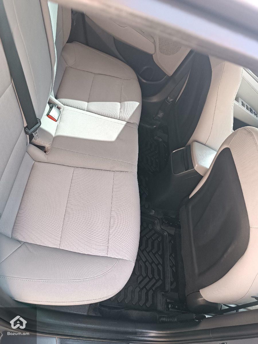 Hyundai Elantra 2017 - image 9