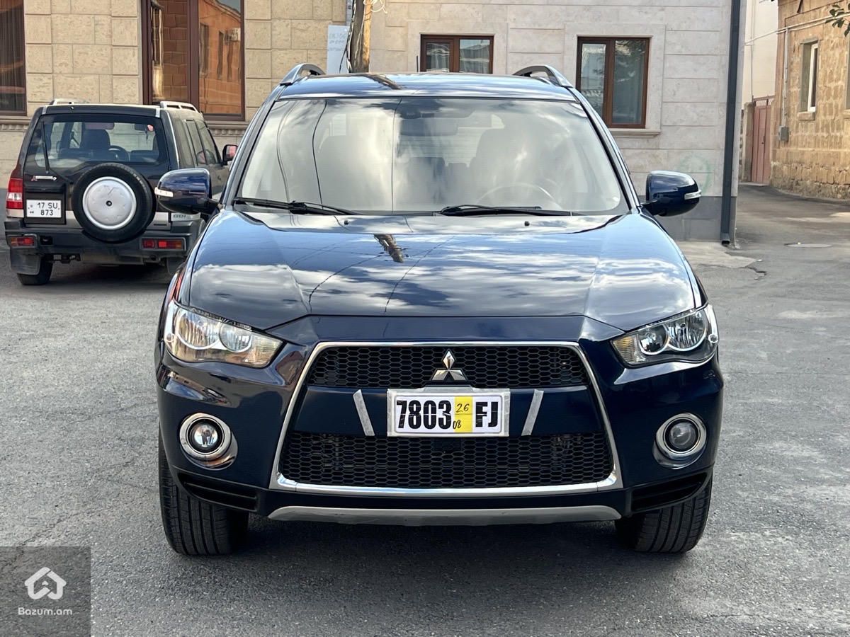 Mitsubishi Outlander 2011 - image 1