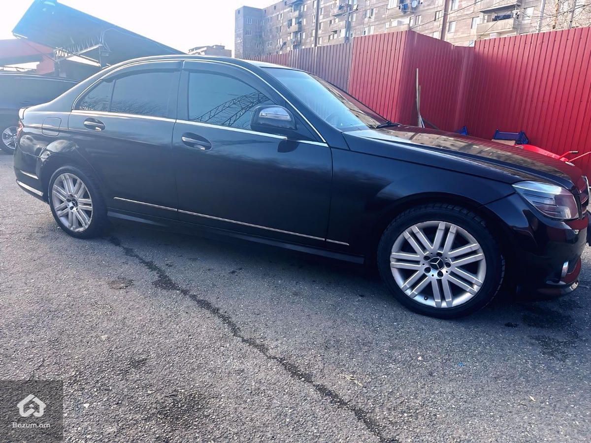 Mersedes Benz - image 4