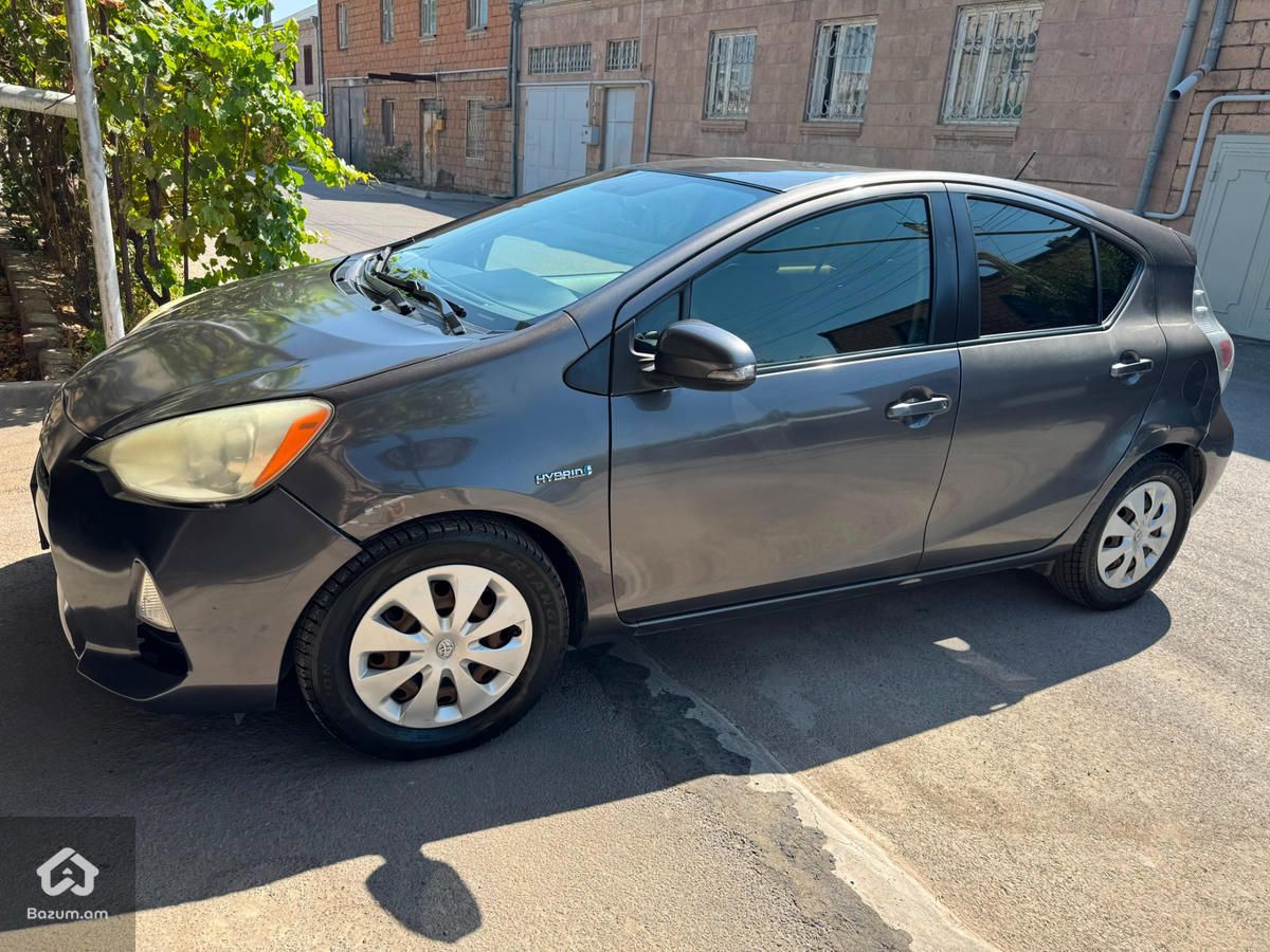 Toyota Prius 2013 - image 11