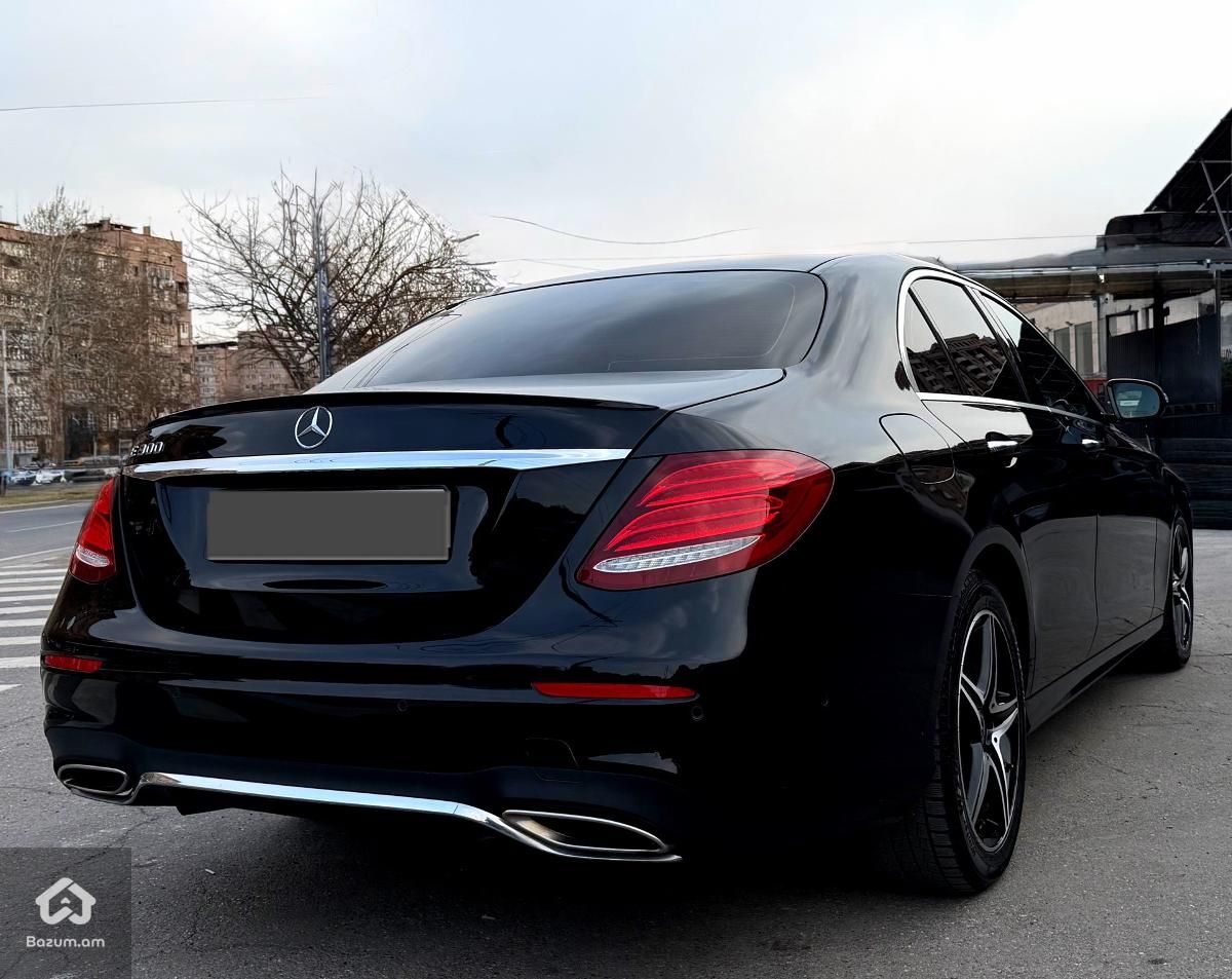 Mercedes Benz E300 - image 3