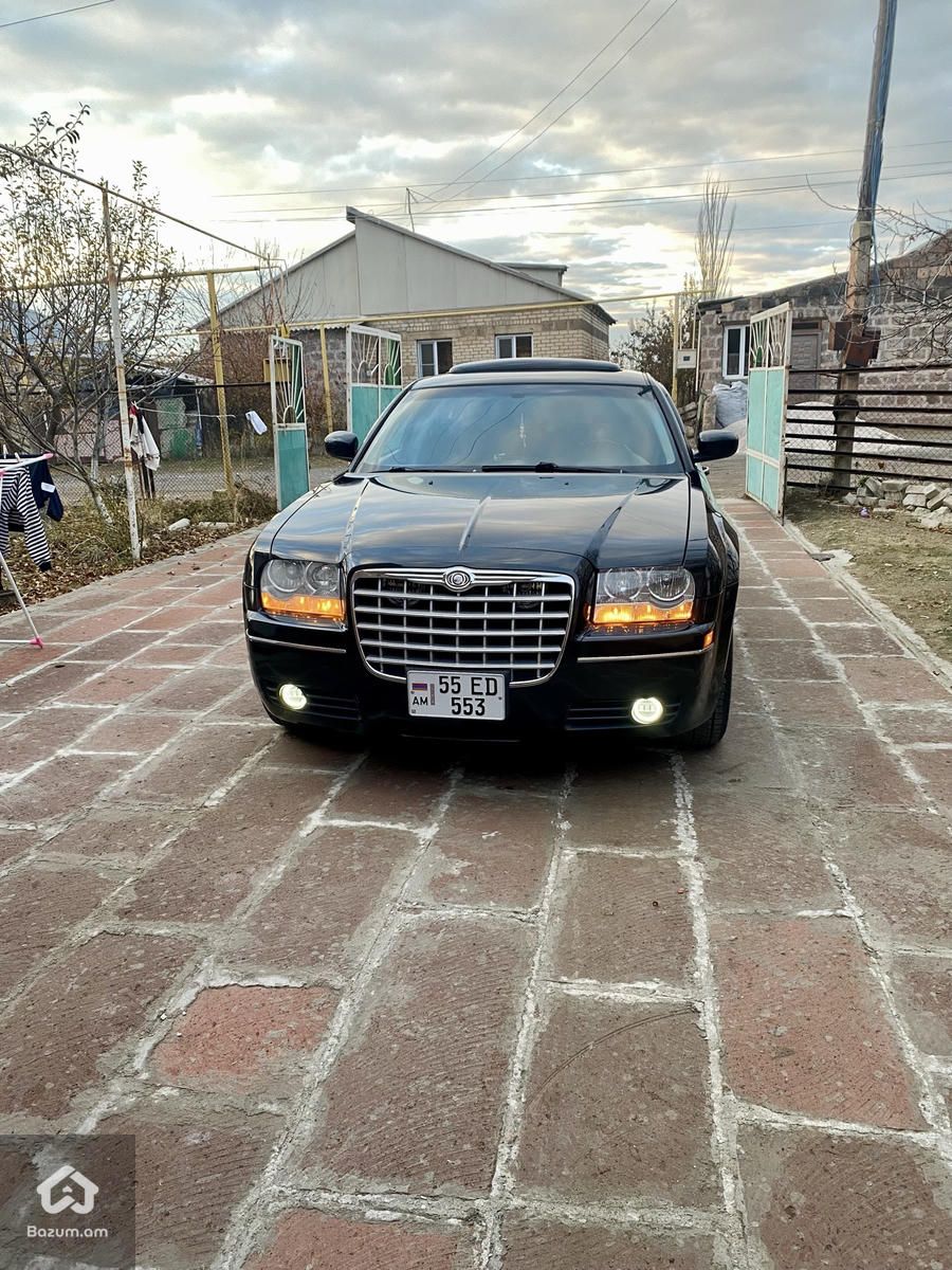 CHRYSLER 300c - image 3
