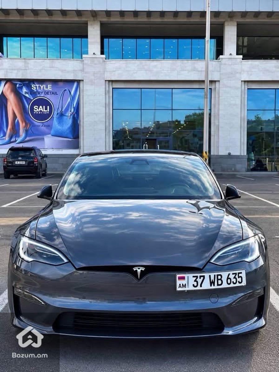 Tesla Model S 2023 - image 2
