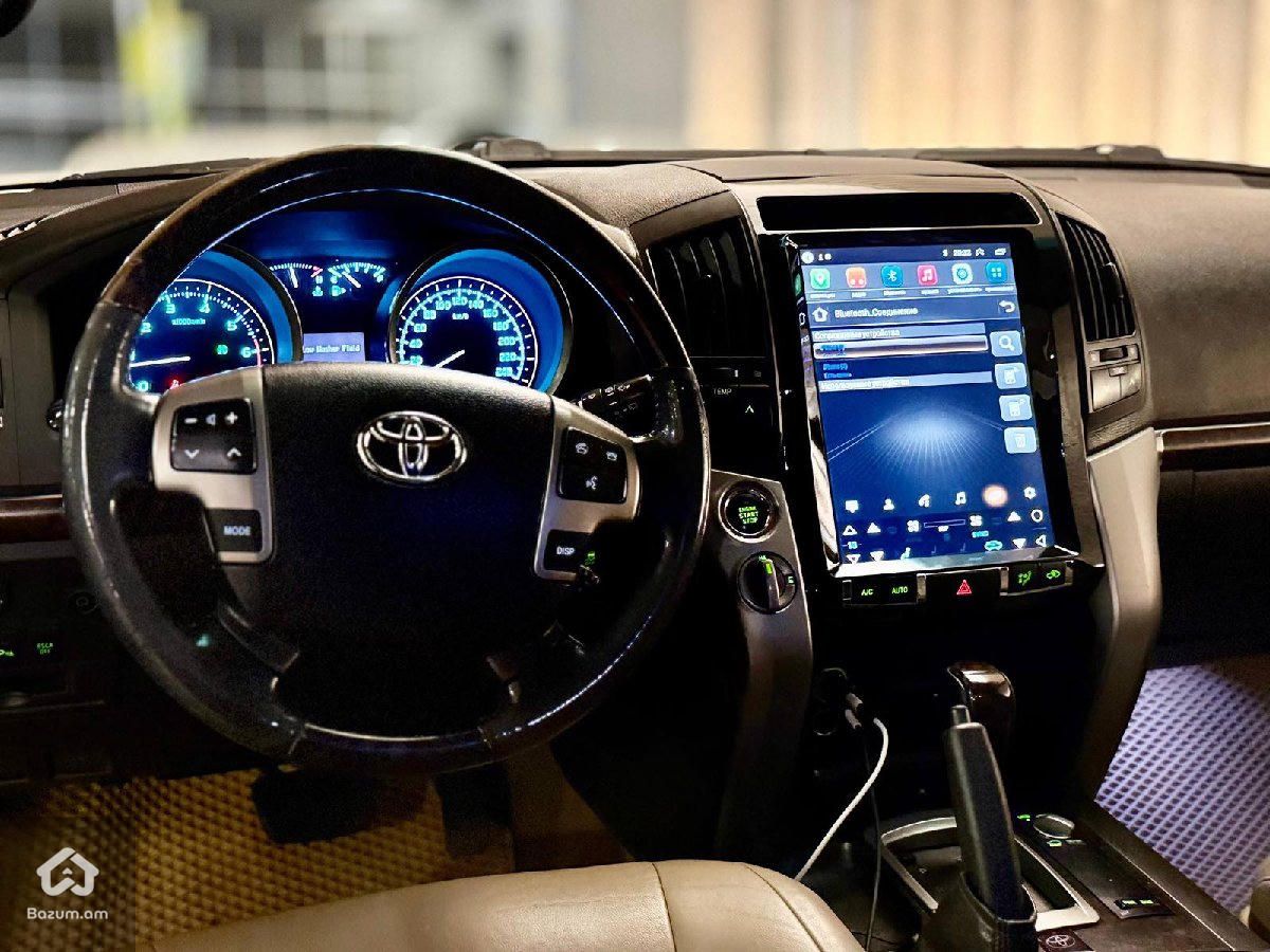 Toyota Land cruiser 200 - image 8
