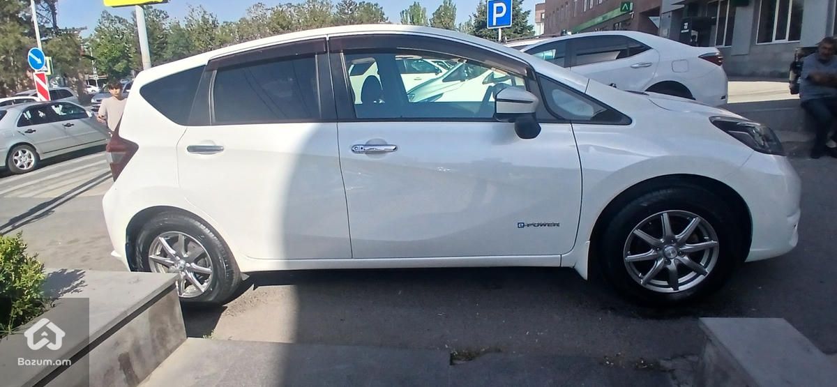 Nissan Note 2018 - image 3