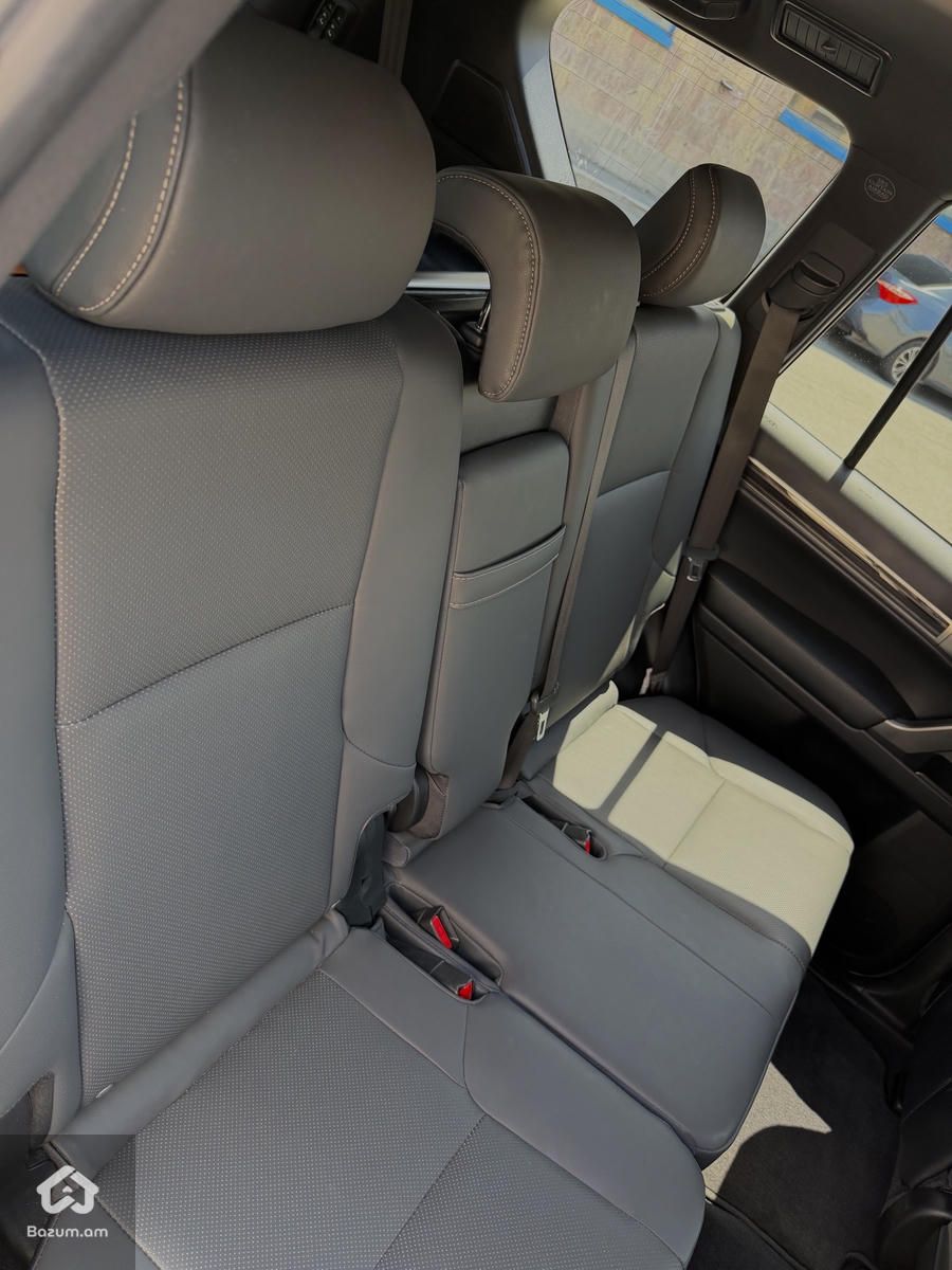 Lexus GX460 - image 12