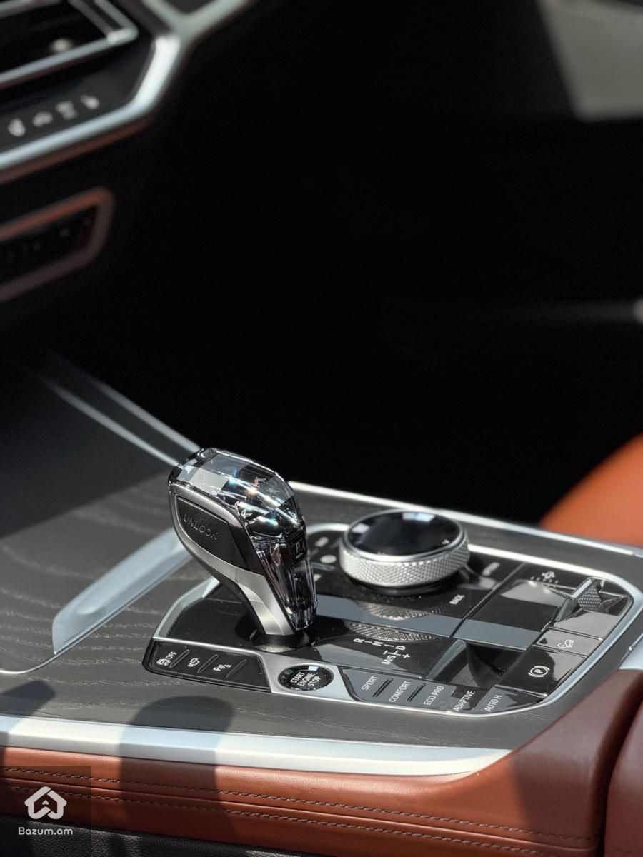 BMW X7 2021 - image 7