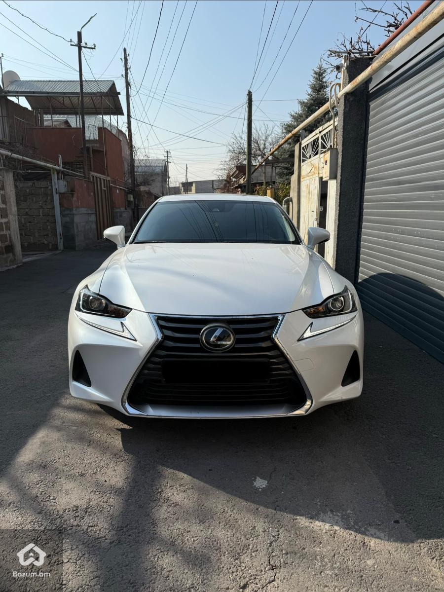 LEXUS IS300 - image 2