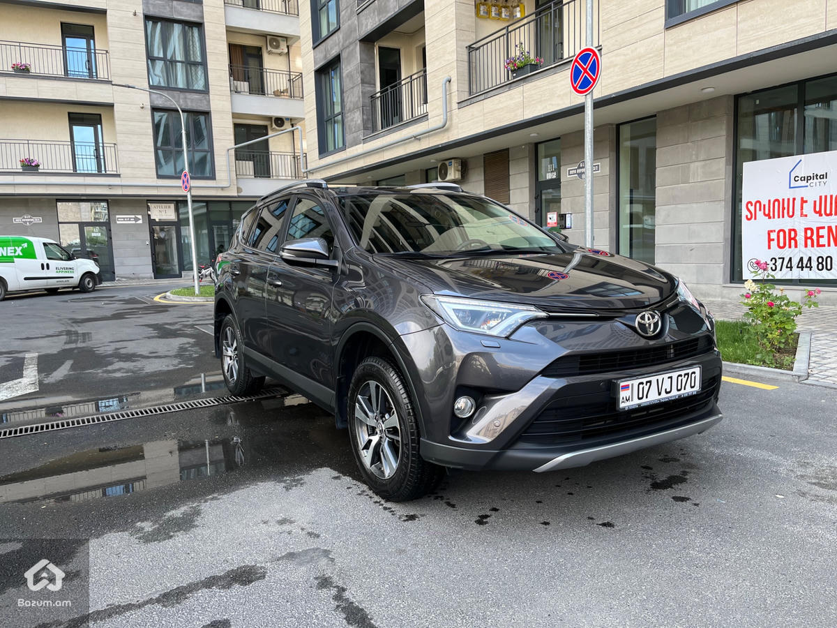 Toyota Rav4 - image 3