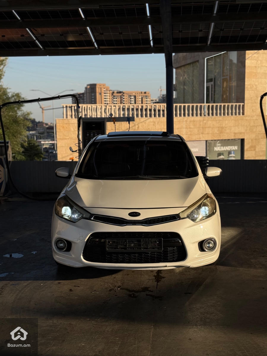 KIA FORTE KUPE - image 2