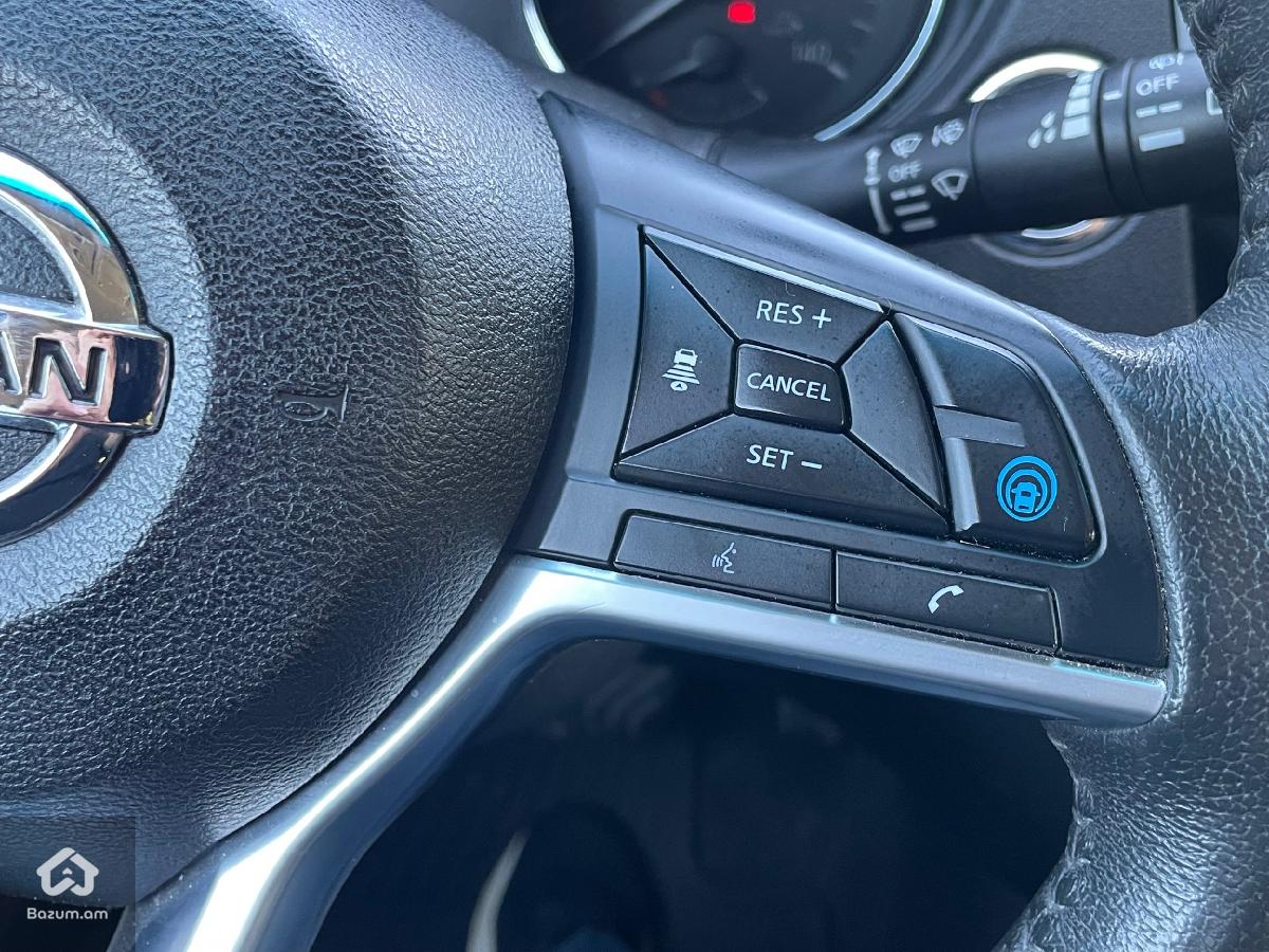 Nissan Rogue - image 10