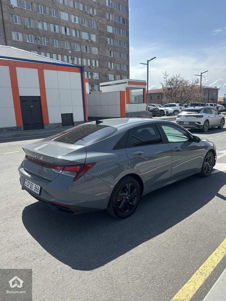 HYUNDAI ELANTRA 2022-21 - image 4