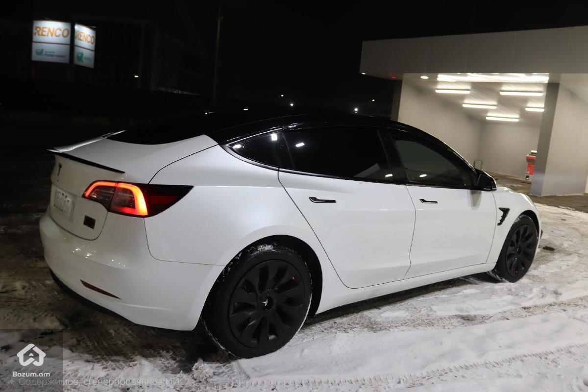 Tesla model 3 - image 4