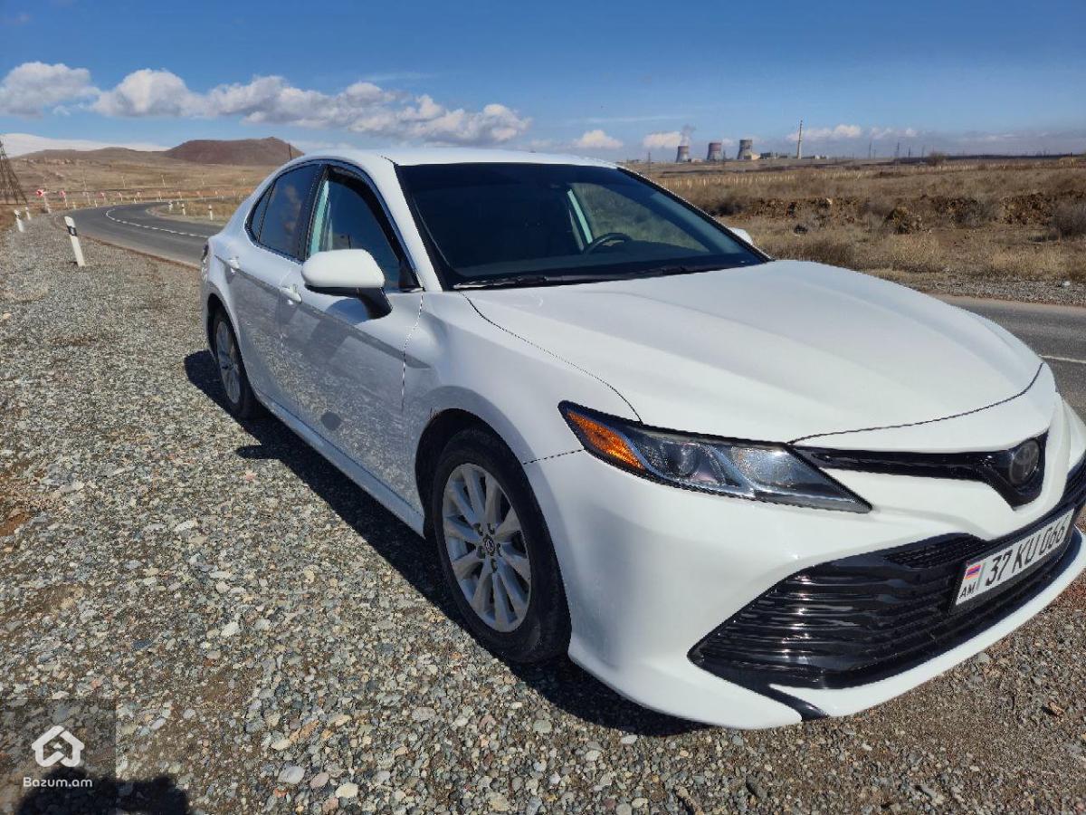 Toyota Camry 2020 - image 11