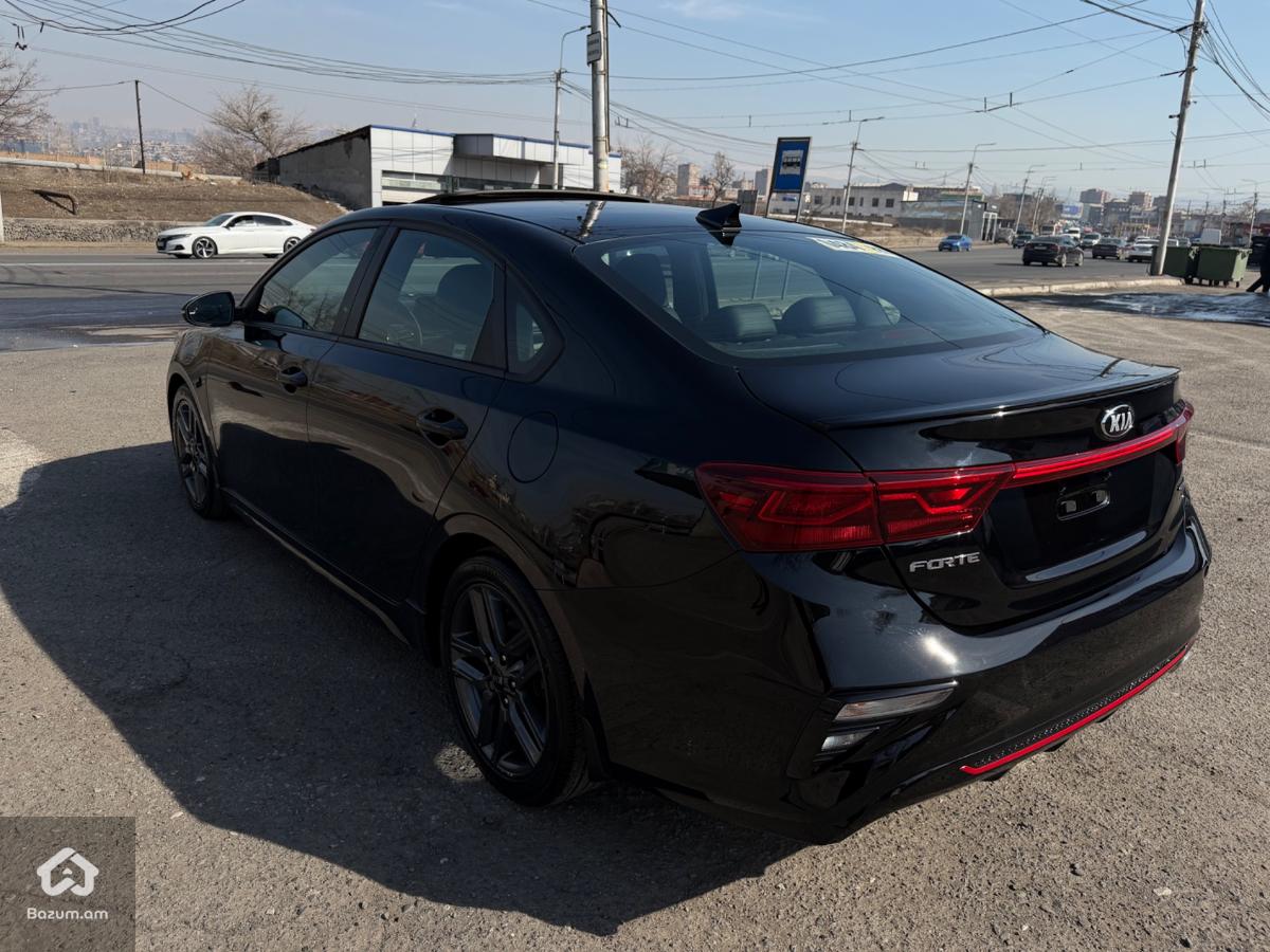 KIA FORTE GT-LINE  - image 21