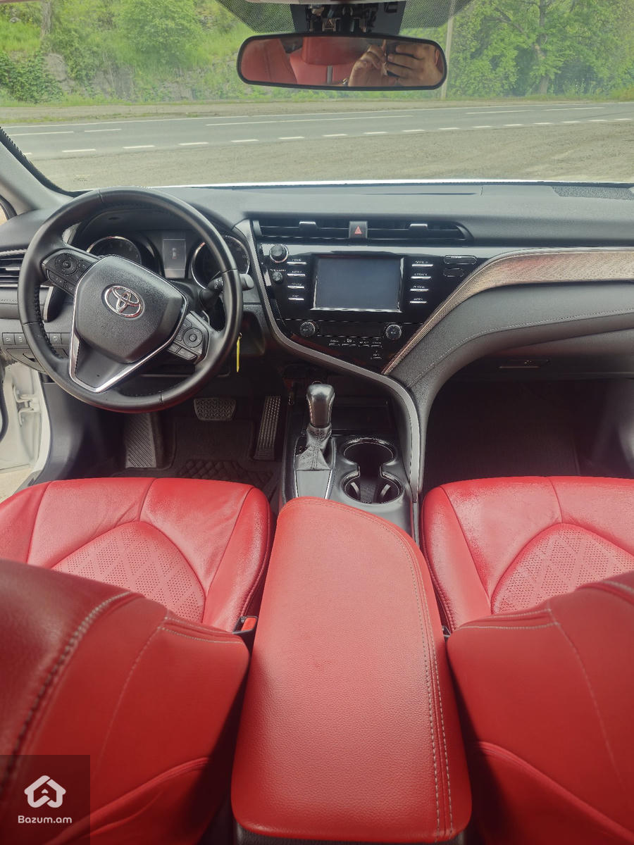 TOYOTA CAMRY V70 SE - image 4