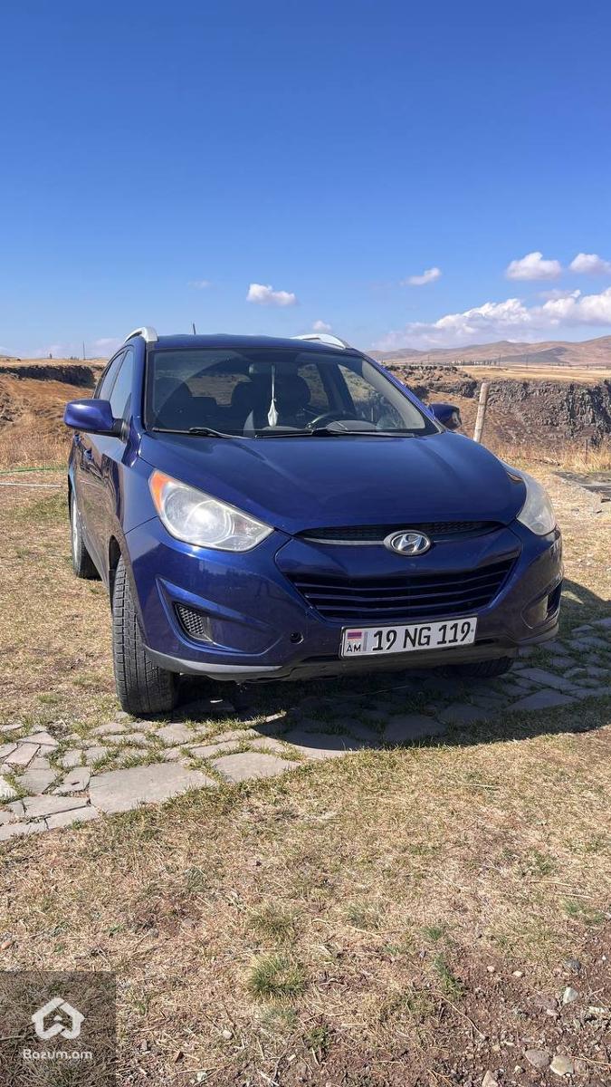 Hyundai Tucson - image 1