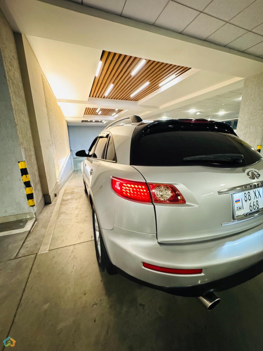 Infiniti fx 35 - image 2