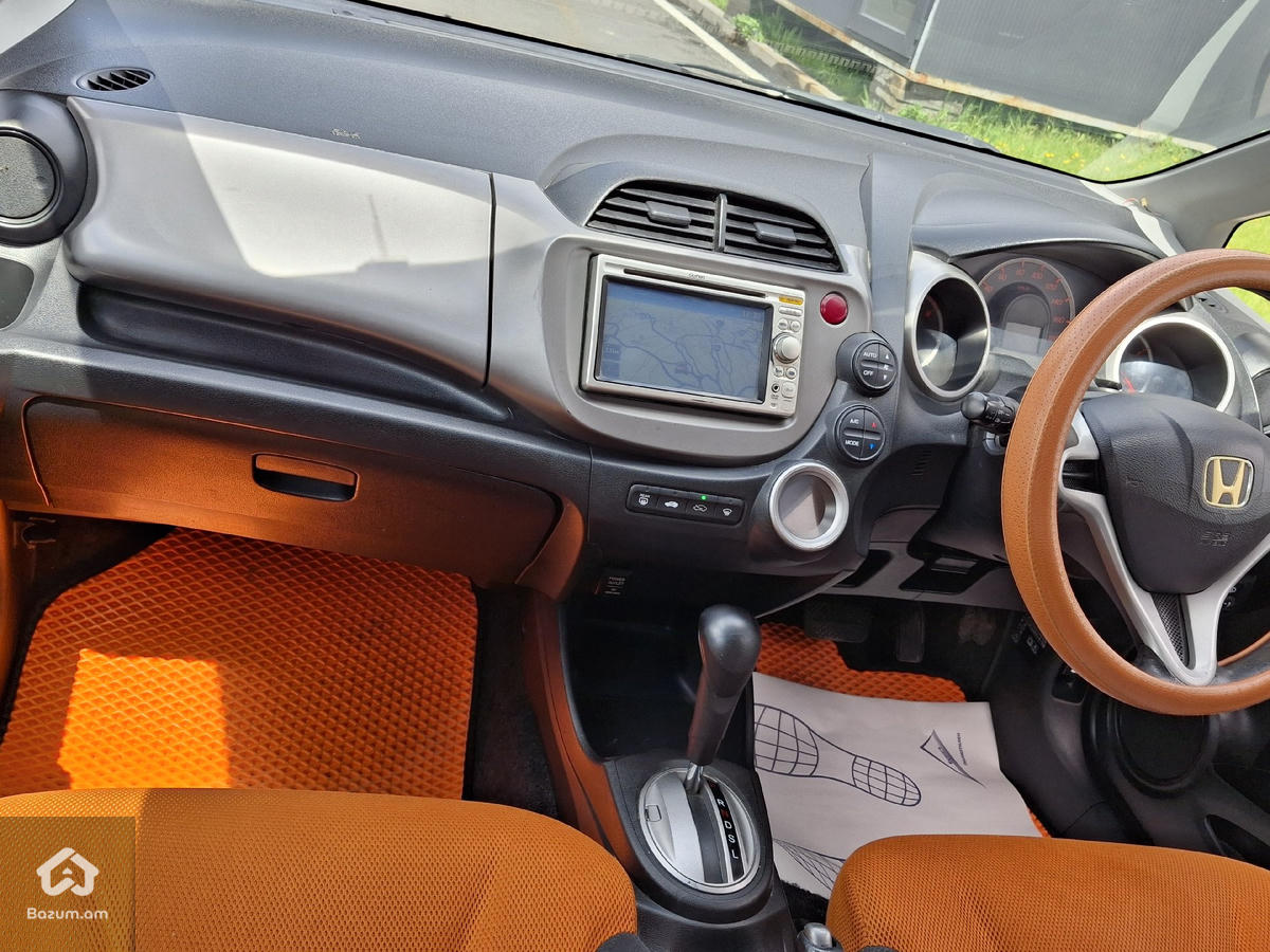 Շտապ Վաճառվում է Honda Fit 2009թիվ - image 6