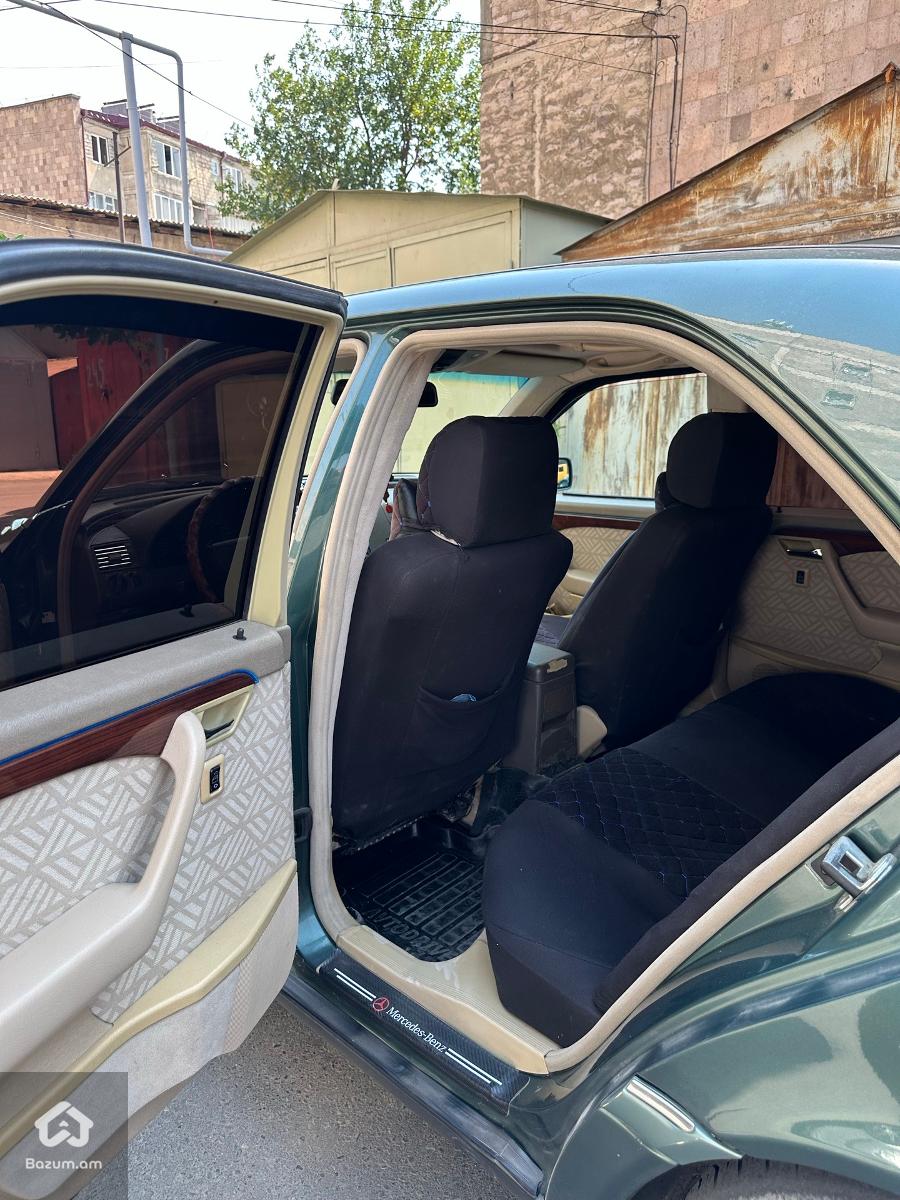 Mersedes Benz  - image 7