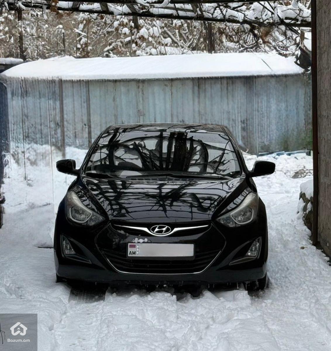 Hyundai Elantra - image 1