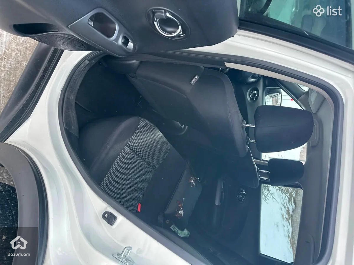 Nissan Juke  - image 7