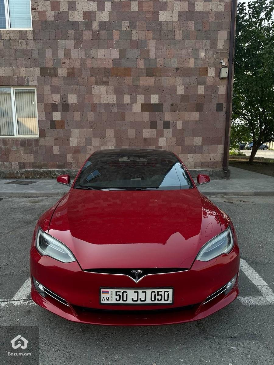 Tesla Model S 75D - image 1