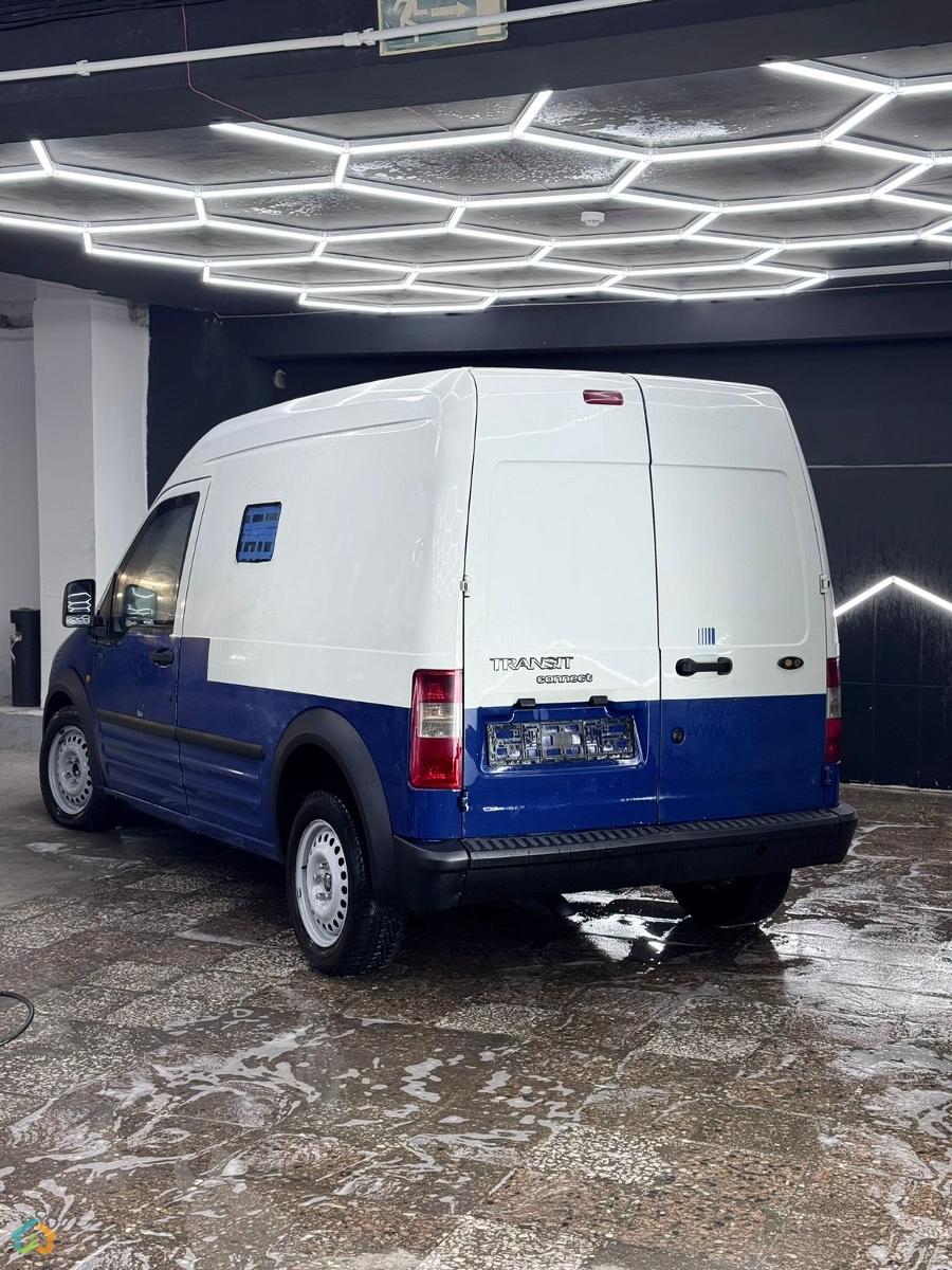 Ford Transit Connect - image 4