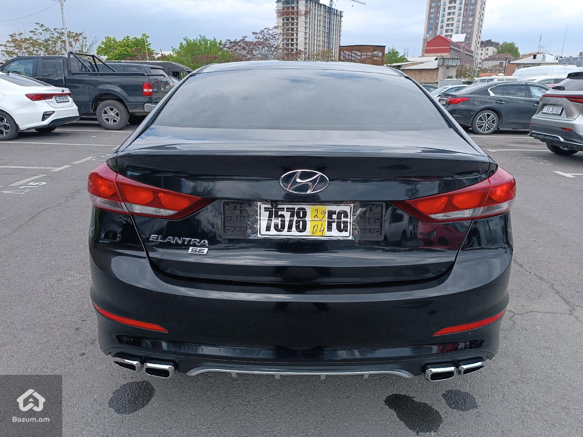 HYUNDAI ELANTRA  - image 6