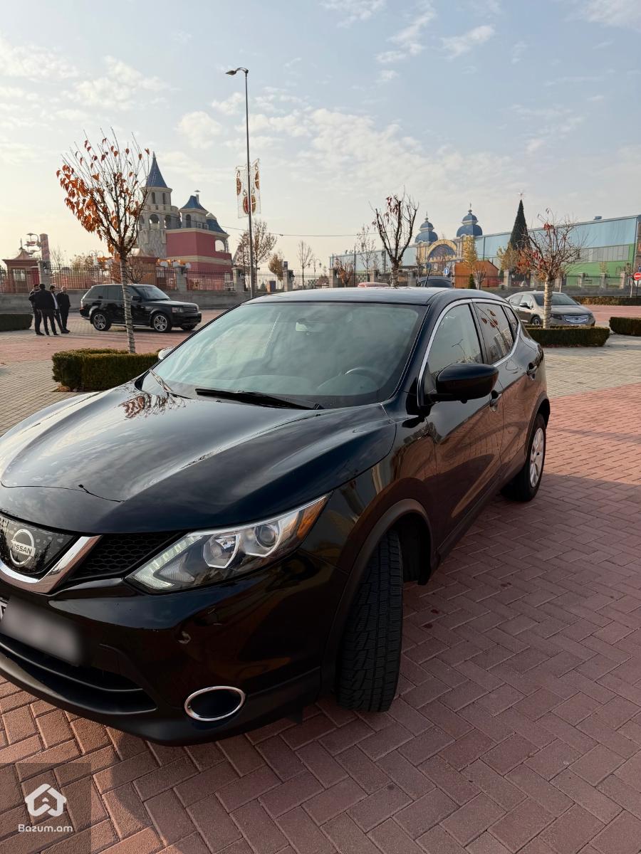 Nissan Rogue - image 2