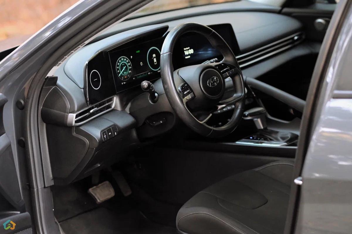 Hyundai Elantra SEL PLUS 2023/04 - image 12