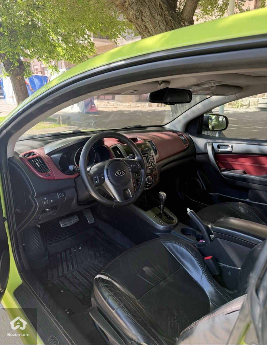 Kia Cerato cupe - image 8