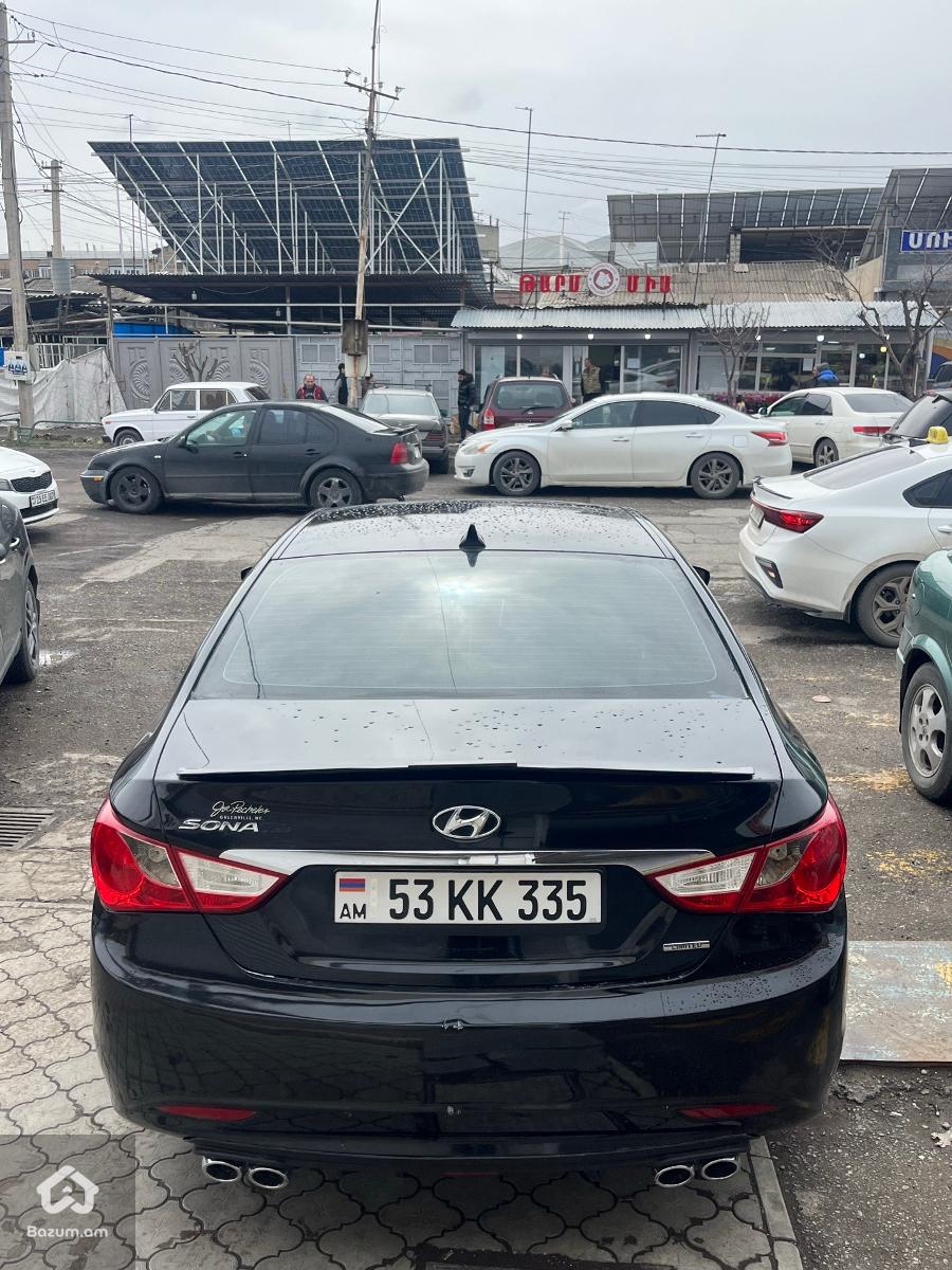 Hyundai Sonata - image 13