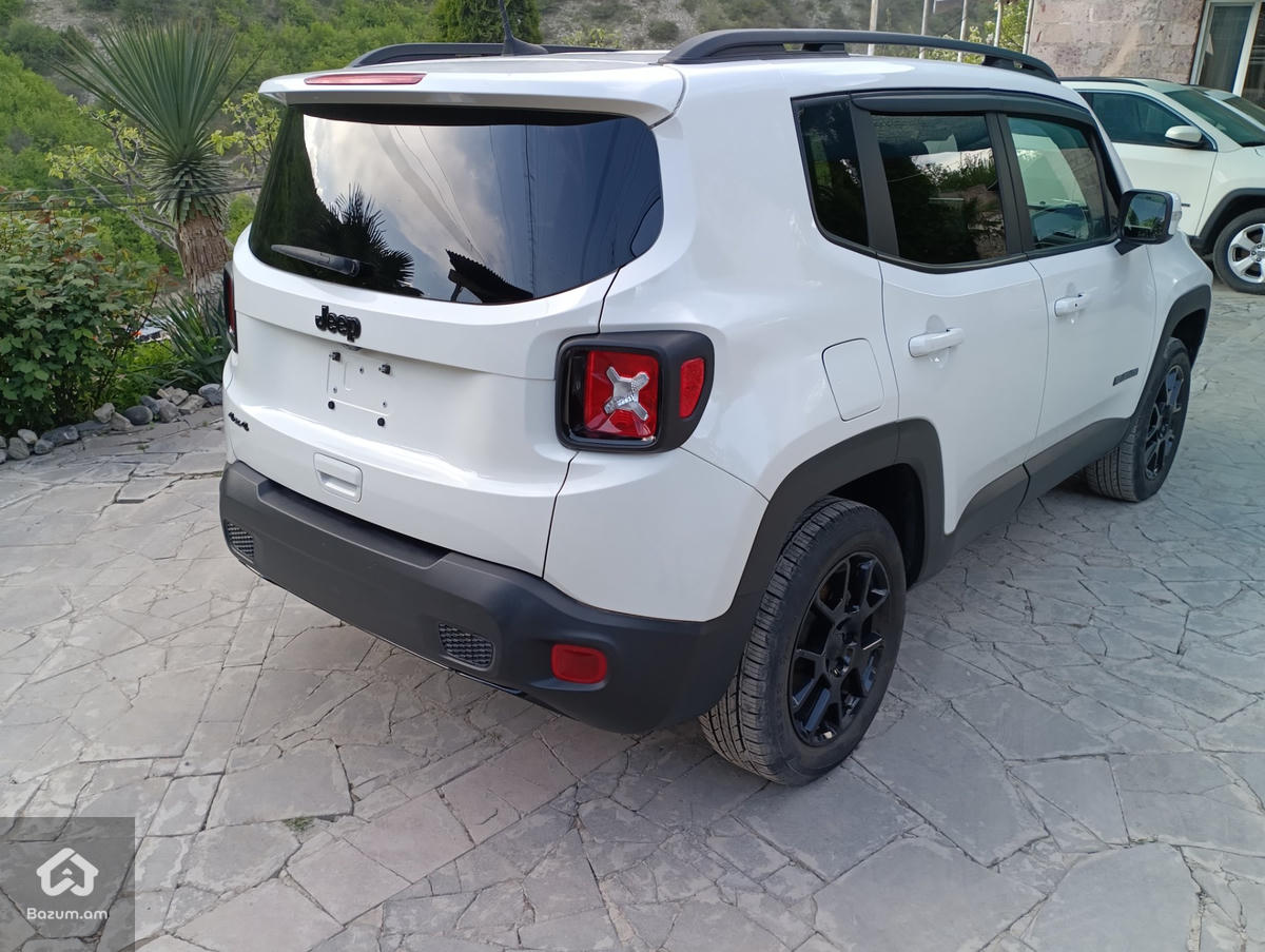 Jeep Renegade  - image 5