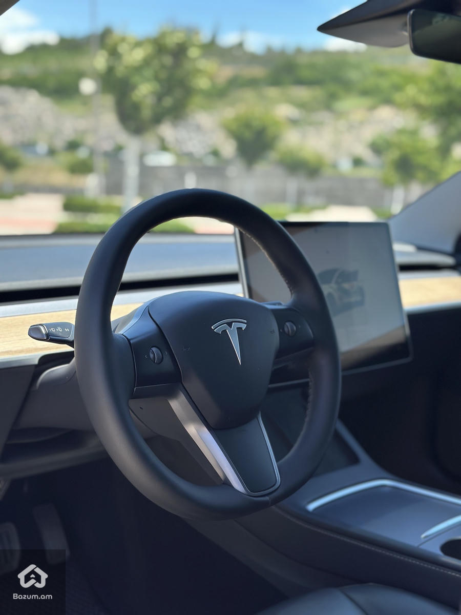 Tesla Model 3 - image 12