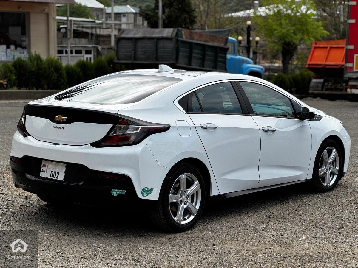 chevrolet Volt 2 - image 4