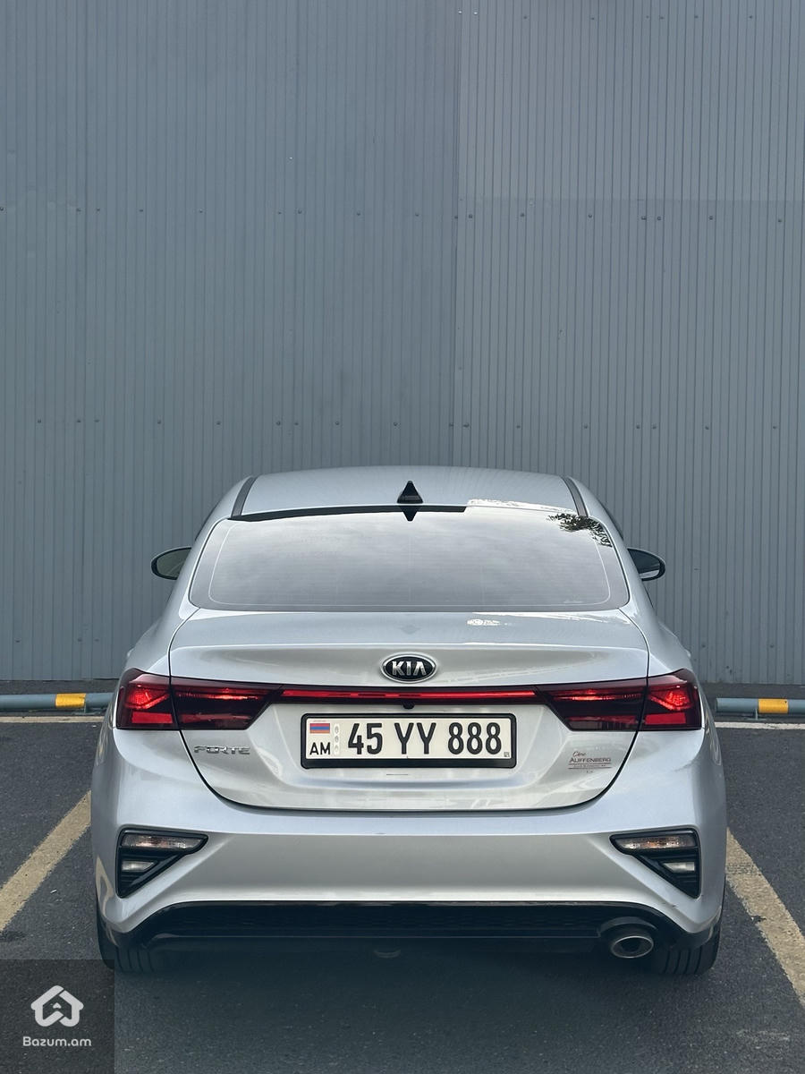 Kia Forte - image 2