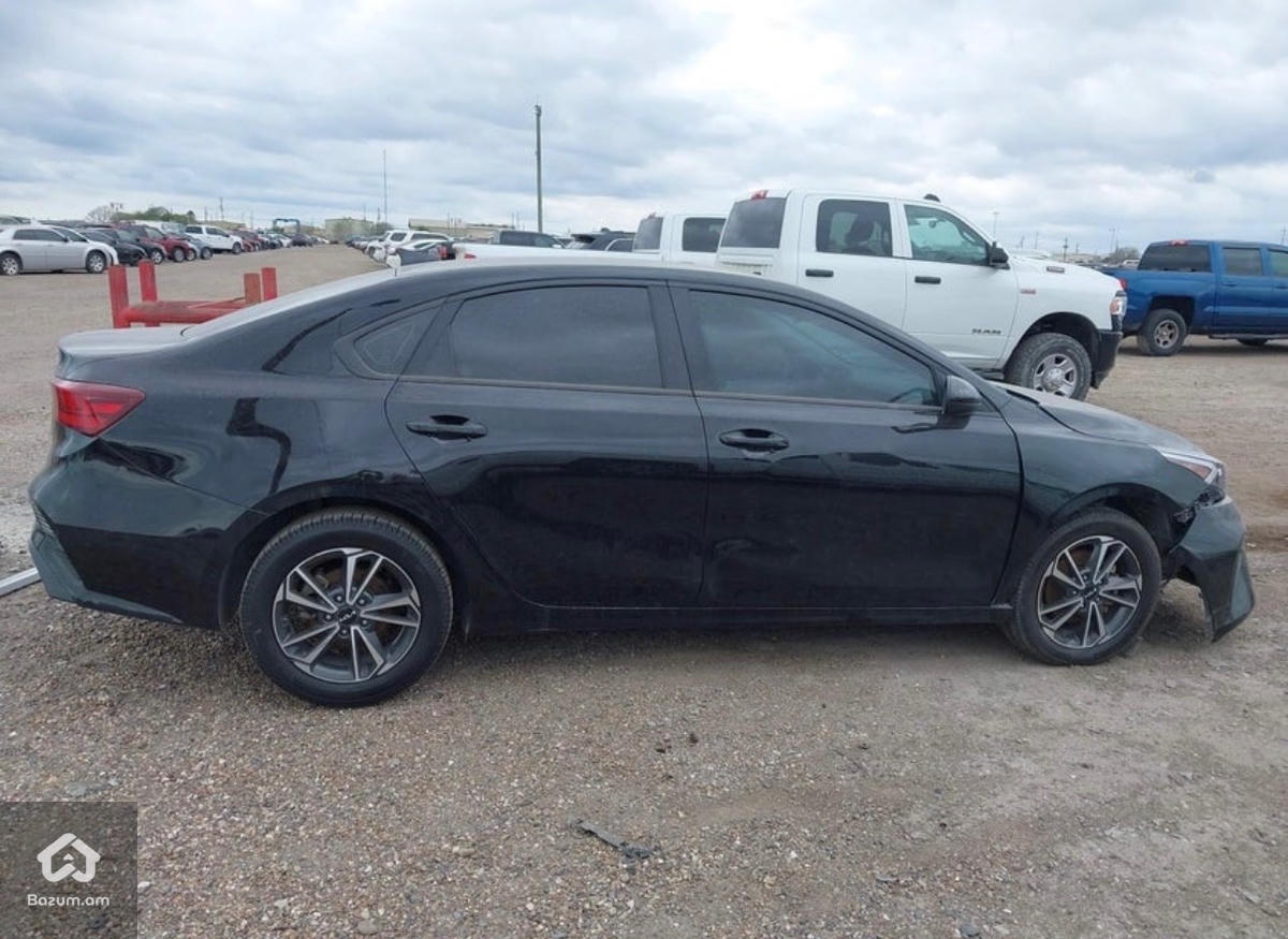 Kia Forte LXS 2022 - image 10